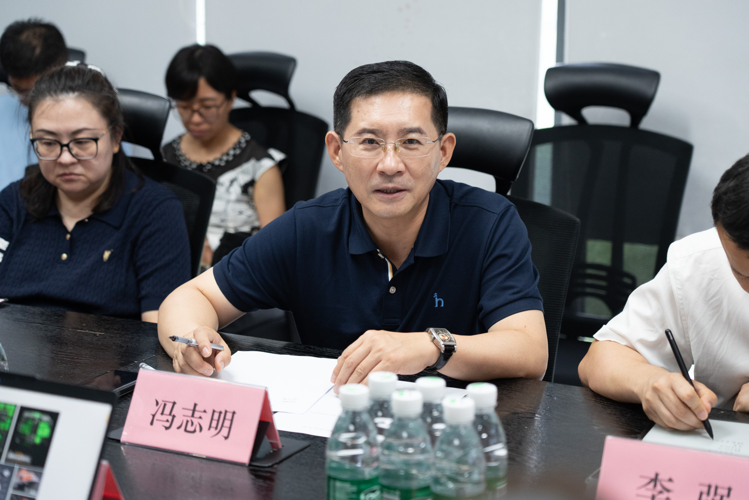 Feng Zhiming, Chaoyang District's Head of Propaganda, Visits 52TOYS.